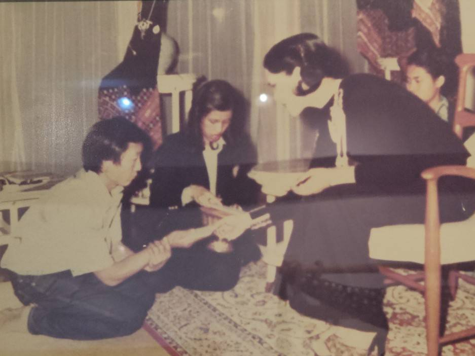 ชาติพันธุ์อิ้วเมี่ยน จังหวัดน่าน มีโอกาสเข้าถวายงาน สมเด็จพระนางเจ้าสิริกิติ์ พระบรมราชินีนาถ พระบรมราชชนนีพันปีหลวง ในโครงการ ศิลปาชีพจิตรลดา