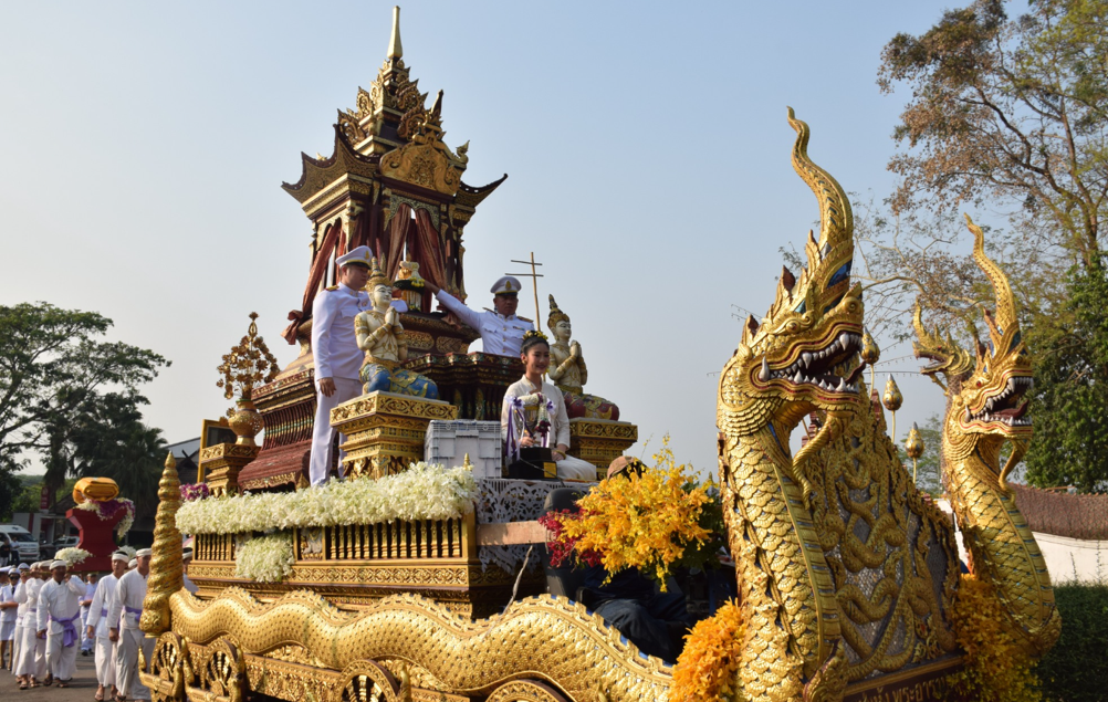 จังหวัดน่านจัดขบวนแห่เครื่องราชสักการะอย่างยิ่งใหญ่ ในงานประเพณีหกเป็งนมัสการพระมหาธาตุเจ้าภูเพียงแช่แห้ง ประจำปี 2569