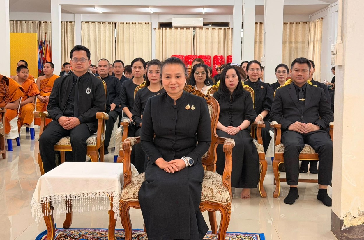 จังหวัดน่าน จัดพิธีสวดพระพุทธมนต์และเจริญจิตตภาวนา อุทิศถวายพระราชกุศลแด่สมเด็จพระนางเจ้าสิริกิติ์ พระบรมราชินีนาถ พระบรมราชชนนีพันปีหลวง