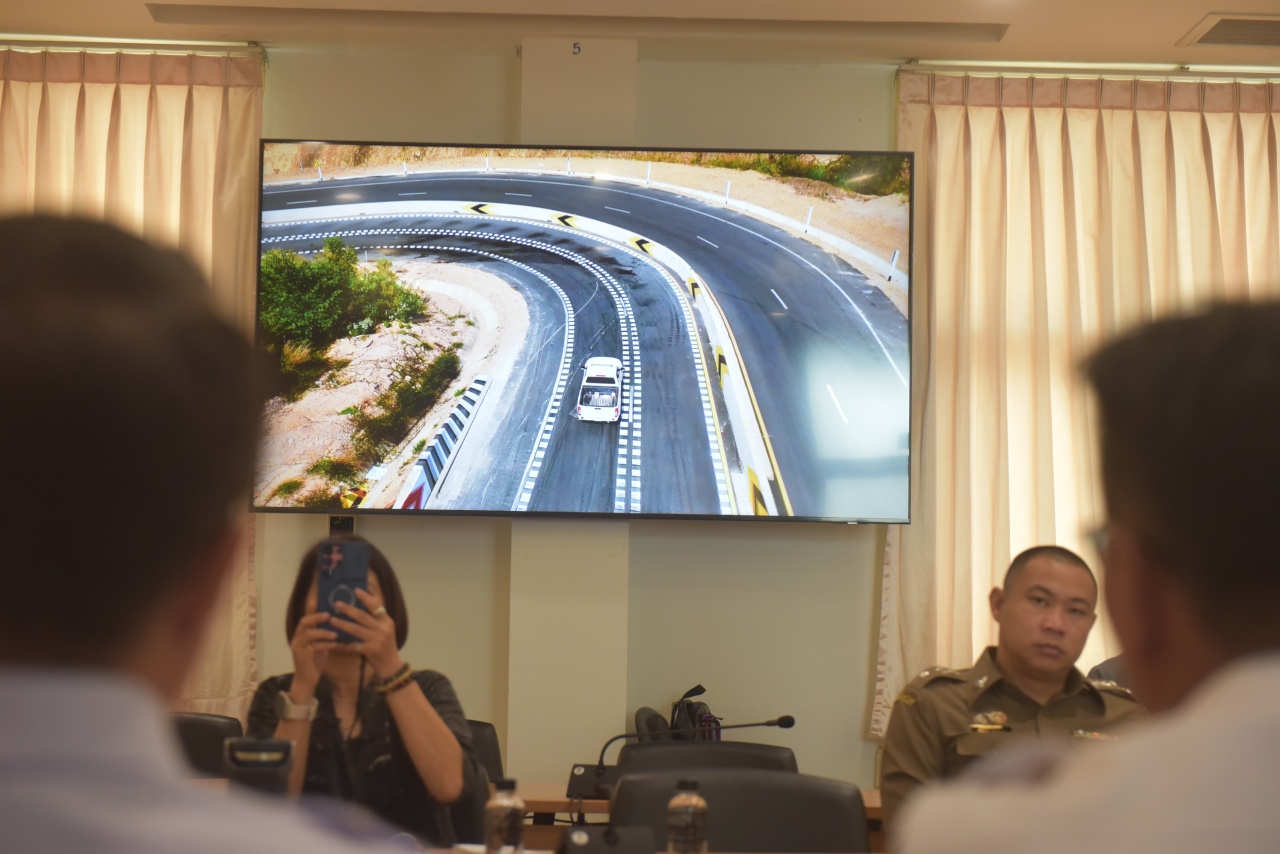 น่านเร่งวางมาตรการเข้ม หลังเหตุรถบรรทุกเถ้าลอยพลิกคว่ำ อ.ทุ่งช้าง ลดผลกระทบสิ่งแวดล้อมและชุมชน