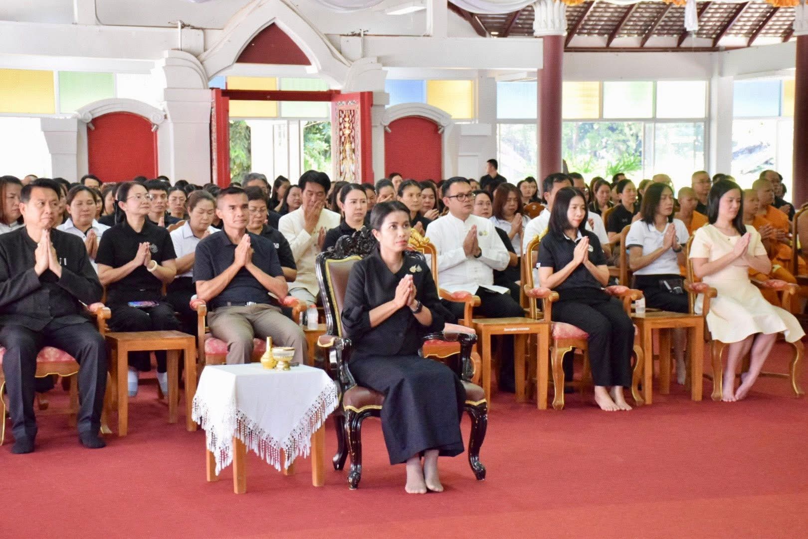 จังหวัดน่านจัดพิธีเจริญพระพุทธมนต์ เจริญจิตตภาวนา พร้อมกิจกรรม Big Cleaning Day &ldquo;รวมพลังสร้างสัปปายะสู่วัดด้วยวิถี 5ส&rdquo; เฉลิมพระเกียรติพระบรมราชินี